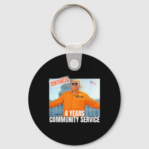 Chaveiro Trump sentenciada por 4 anos de serviço comunitári