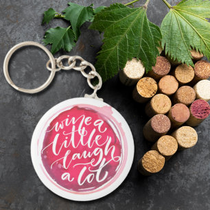 Chaveiro Um pouco de vinho rindo muito