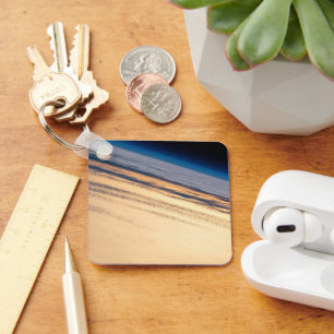 Chaveiro Um Sunset Orbital Ao Largo Da Costa Da Baixa Calif