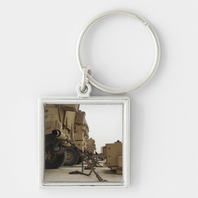 Chaveiro Veículos militares são trancados em caminhonete (Frente)