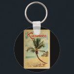 Chaveiro Viagens vintage da Palmeira Kissimmee<br><div class="desc">Um impressão de arte moderno do século médio único,  no estilo de poster viagens vintage,  da Flórida Kissimmee. Ele apresenta uma palmeira curva na praia arenosa com oceano sob um céu azul nublado.</div>