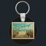 Chaveiro Viagens vintage de Praia de Pensacola<br><div class="desc">Esta design do cartão postal de Pensacola apresenta uma praia arenosa com uma bela água turquesa oceânica e acima do mar,  um céu azul com nuvens brancas onduladas. No estilo viagens vintage.</div>