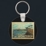 Chaveiro Viagens vintage Monterey California<br><div class="desc">Design de Monterey California em estilo Viagens vintage apresentando uma cena costeira com o oceano Pacífico e terra rochosa cênica da Califórnia.</div>