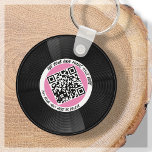 Chaveiro Vinil | Musical DJ | Código QR<br><div class="desc">Apresentando nosso chaveiro de código QR do estilo VL personalizável - o acessório perfeito para o profissional de música! Este chaveiro apresenta um elegante registro de LP vinil em cor-de-rosa e branco, juntamente com um código QR que pode ser ligado à sua própria música. Com nosso recurso de "personalização", você...</div>