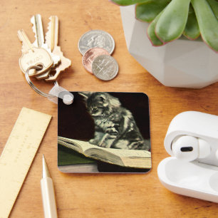 Chaveiro Vintage Animal, Cuja Leitura De Kitten Vitoriana É