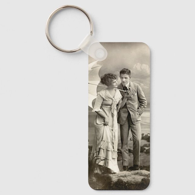 Chaveiro Vintage Casal romântico com Parasol (Frente)