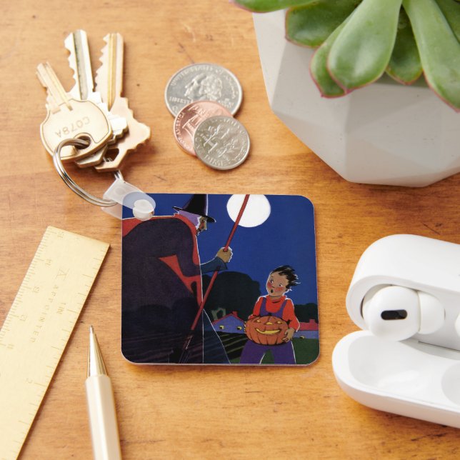 Chaveiro Vintage Halloween, bruxa assustadora com menino (Mesa)