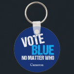 Chaveiro Votar Azul Não Importa Quem Democrata É Político<br><div class="desc">Votar Azul Não Importa Quem. Um presente de chaveiro personalizado do partido democrático legal com uma citação política engraçada. Um humor democrático nas eleições sobre o hetero democrata e liberal da América fazer. Necessitamos de qualquer um, exceto de um republicano no cargo, para as eleições presidenciais e para as eleições...</div>