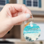 Chaveiro Watercolor Beach Tropical Name Monograma<br><div class="desc">Esta design foi criada através da arte digital. Pode ser personalizada na área fornecida pela alteração da foto e/ou do texto. Ou pode ser personalizado escolhendo o clique para personalizar outra opção e excluir ou alterar a cor do plano de fundo, adicionar texto, alterar a cor ou o estilo do...</div>