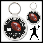 Chaveiros de futebol preto e branco, personalizado<br><div class="desc">Chaveiros de futebol preto-e-branco, personalizados com seu TEXT e COLORS da Equipe de futebol. Você, ou Designers Rod e Linda: 239-949-9090 podem MUDAR o fundo do Chaveiro de futebol preto e branco e as cores do texto. Presentes de futebol baratos para jogadores no final da sua festa da temporada de...</div>