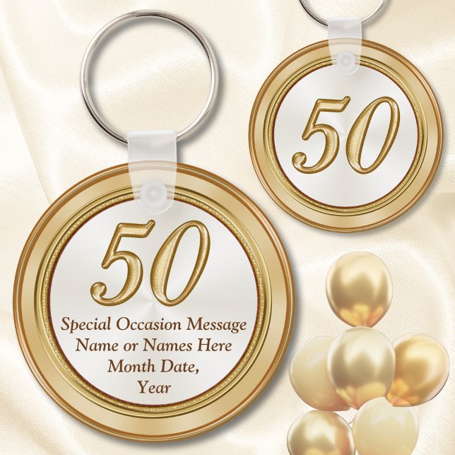 Chaveiros personalizados de presentes na 50ª Reuni (Golden anniversary party favors. 50 year anniversary party favors. 50 year class reunion souvenirs.)
