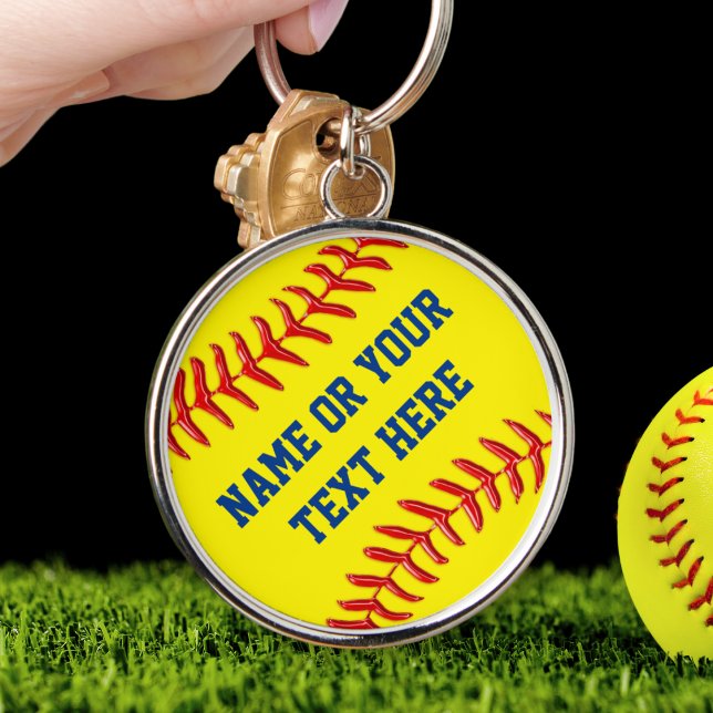 Chaveiros Softball personalizados em muitos estilo (Personalized Softball Gifts. Softball senior night ideas. Birthday gifts for softball players. )