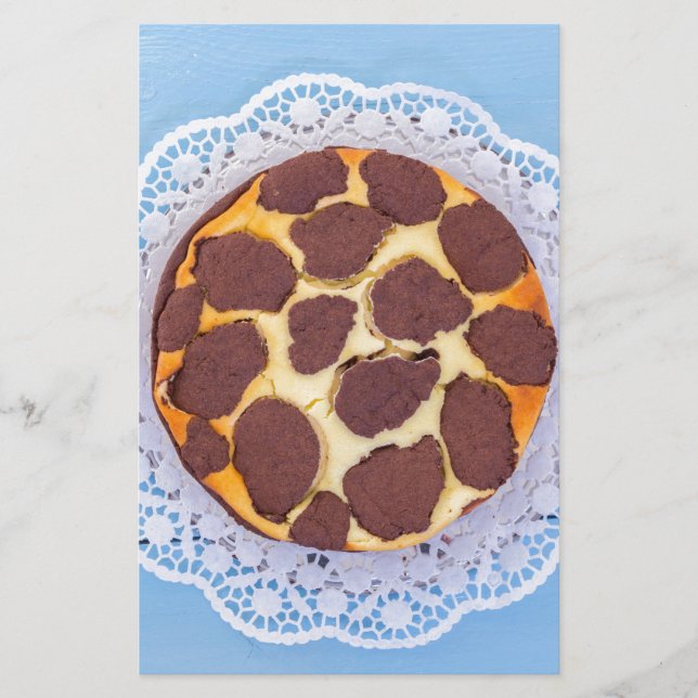 Cheesecake russo de chocolate com um dorso de made (Frente)