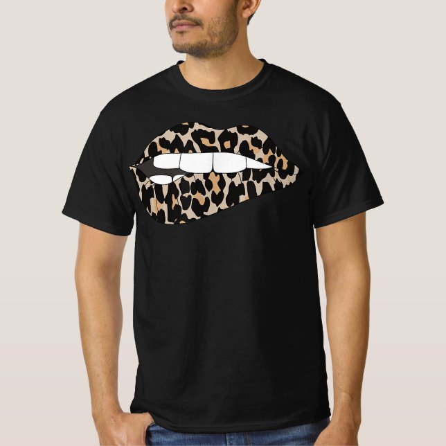 Cheetah Leopard Animal Print Lip Bite T-Shirt (Frente)