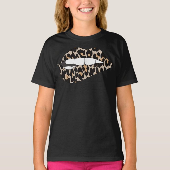 Cheetah Leopard Animal Print Lip Bite T-Shirt (Frente)