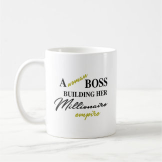 Chefe da mulher que constrói sua própria caneca do