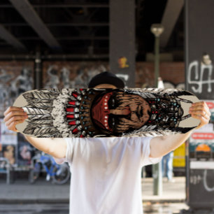 Chefe de skate indiano nativo Pavimento do skate