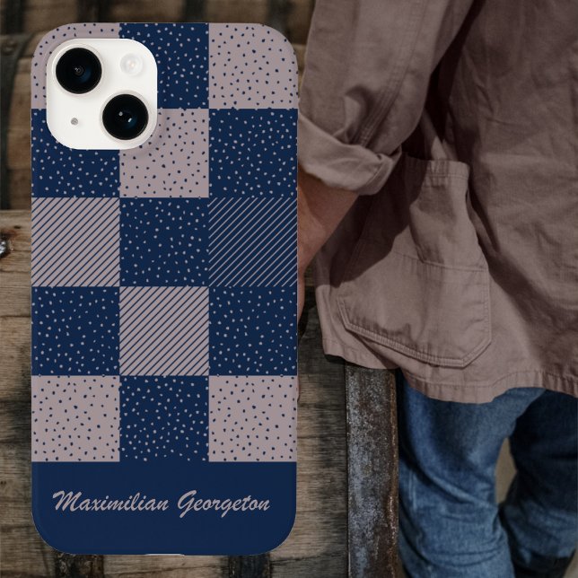 Cheque de Buffalo Louco em Taupe Brown e Marinho A (Crazy Buffalo Check in Taupe Brown and Navy Blue Case-Mate iPhone Case by Leapfroglisics Shop)