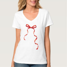 Chic & Na moda com T-Shirt Arco de Fita Vermelha