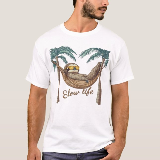 Chillin' Sloth in a Hammock Oversized T-Shirt (Frente)