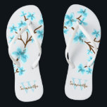 Chinelos Aqua Cherry Blossoms Monogrammed<br><div class="desc">Linda e doce cereja floresce ou sakura flores design perfeito para primavera,  verão,  assim como para noiva,  damas de honra,  mãe da noiva,  mãe do noivo,  madrinha de casamento,  presentes de flores,  e muito mais!</div>