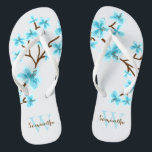 Chinelos Aqua Cherry Blossoms Monogrammed<br><div class="desc">Linda e doce cereja floresce ou sakura flores design perfeito para primavera,  verão,  assim como para noiva,  damas de honra,  mãe da noiva,  mãe do noivo,  madrinha de casamento,  presentes de flores,  e muito mais!</div>