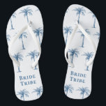 Chinelos Árvore Tropical Azul de Tribo Brito<br><div class="desc">Estes chinelos de palmeira tropicais engraçados,  com as palavras "Tribo de Noiva" em azul (cor do ano 2020),  em fundo branco,  são os presentes perfeitos para um destino de praia tropical ou casamento ao ar livre!</div>