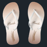 Chinelos Autumn Harvest Wedding Bride<br><div class="desc">A colheita do outono é o tema desses elegantes chinelos Bride,  que apresentam grãos em fundo de bronze. Todo o texto pode ser personalizado para sua ocasião especial.</div>