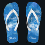 Chinelos Branca Azul Elegante Algo Azul Noiva De Casamento<br><div class="desc">Apresentando um padrão clássico de gradiente azul e branco, estes chinelos elegantes são uma ideia bonito e azul para o seu casamento. Eles adicionarão uma dose de na moda de brilho ao seu dia de casamento, festa de solteira ou outra celebração. ♥ Personalize-o com o seu texto usando os campos...</div>