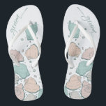 Chinelos CALÇADOS DE CASAMENTO | Teal de Coral Moderno<br><div class="desc">Coral funcho e design de concha de lacre. Caligrafia manuscrita que diz noivo - perfeita para o noivo vestir na praia para sua cerimônia de casamento na praia. Design criado para TheBarefootBride™ por © WhimsicalArtwork™. Esta é parte de uma coleção de artigos de papelaria de casamento com acessórios de casamento...</div>