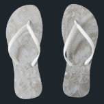Chinelos casca de pérola de pedra branca e cinzenta elegant<br><div class="desc">acessórios de moda de pérolas de rocha branca,  elegantes e femininas. acessórios de moda de renda noiva.</div>