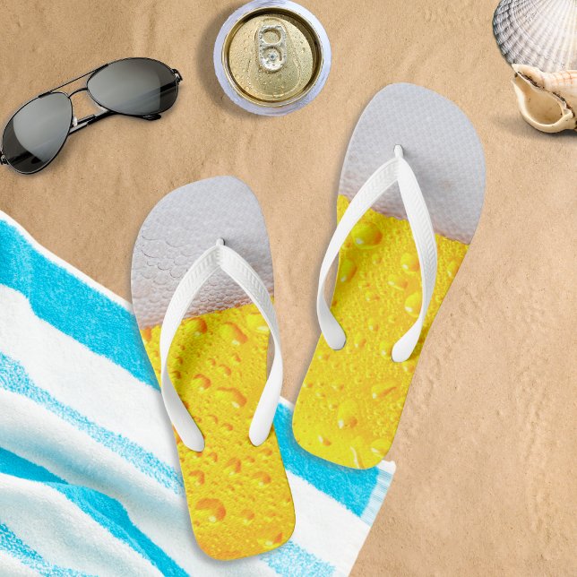 Chinelos Cerveja Realista (Quirky realistic beer flip flops for fun in the sun!)