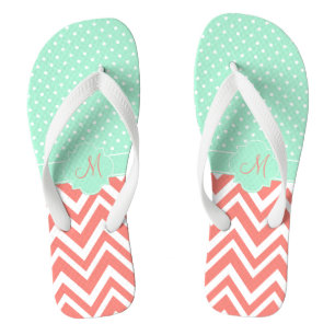 Chinelos Chevron Coral Monograma com Padrão de Bolinhas da