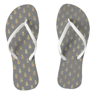 Chinelos Cinzas Elegantes e Padrão Dourado de Abacaxi