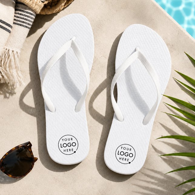 Chinelos com Logo | Sandálias Personalizadas para  (Custom logo white flip flops for business pool days, beach promos, and resort guest gifts.)