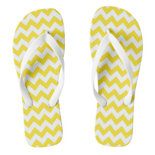 Chinelos com Padrão de Chevron Amarelo Fofo