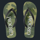Chinelos Compartimento com Padrão de Camoflauge Verde<br><div class="desc">Um design de homem perfeito para um casamento ou uma despedida de solteiro.</div>
