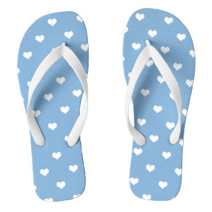 Chinelos Corações de amor branco em azul-bebê