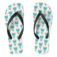Cupcake azul-bonito com a face Kawaii