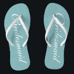 chinelos de casamento da dama de dança azul<br><div class="desc">chinelos de casamento da dama de honra azul. Flipflops elegantes personalizáveis para a comitiva da noiva/noiva de equipe. Faça suas próprias sandálias personalizadas de cunho para noiva, dama de noiva, madrinha de casamento, florista, mãe da noiva, mãe do noivo, hóspede, etc. Folhas de verão bonitas para casamento de tema náutico...</div>