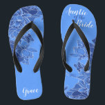 Chinelos de Casamento de Padrão Floral Azul Elegan<br><div class="desc">Apresentando a ilustração do padrão floral no fundo azul, esses chinelos elegantes são um presente memorável para membros festas de casamento: noiva, damas de honra, mãe/tia da noiva, madrinha de casamento... Eles adicionarão uma dose de na moda de brilho ao seu dia de casamento, festa de solteira ou outra celebração....</div>