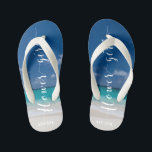 Chinelos de Casamento de Praia de Garota Flor<br><div class="desc">Chinelos de casamentos de praia com caligrafia (tamanhos de criança) com fitas e texto personalizável - você pode adicionar o nome da garota Flor</div>