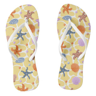 Chinelos de conchas de praia de verão