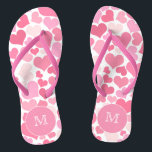 Chinelos de Monograma de Corações Rosa<br><div class="desc">NewParkLane - Prepare-se para o verão com estes chinelos românticos divertidos monogramas, com um padrão de corações em diferentes tons de rosa, com um quadro rosa quente para o seu monograma. Adicione um salto vibrante e dramático ao seu casamento de destino! Fácil de personalizar no Zazzle com seu próprio texto...</div>