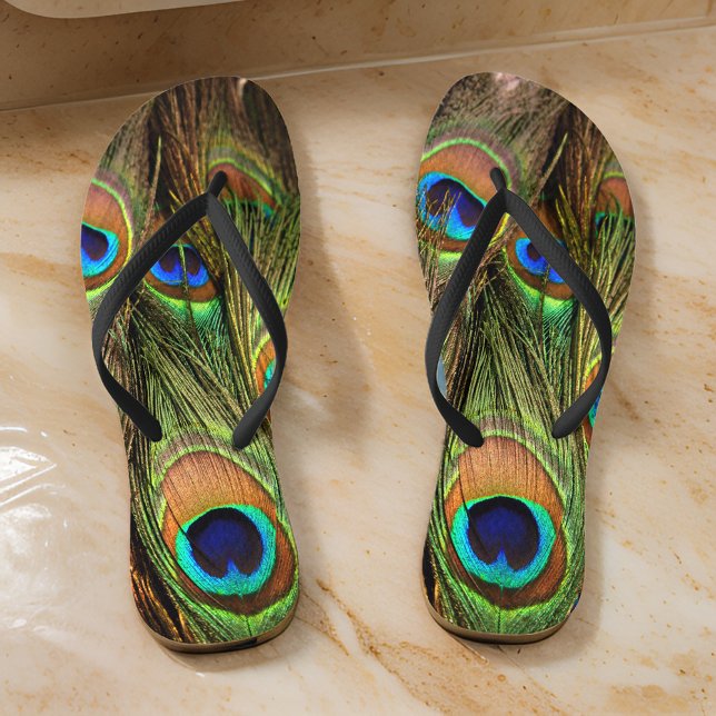 Chinelos de Penas de Peacock (Strut in style with peacock feather flip flops! 🦚)