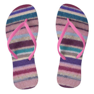 Chinelos diversão incomum, mão vintage com stripey colori