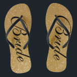 Chinelos do casamento do brilho do ouro do falso<br><div class="desc">Chinelos do casamento do brilho do ouro do falso para noivos. Cor feita sob encomenda da correia para ele e ela. A textura sparkly dourada com reflexos glittery e sparkling cintila. Sandálias glamoroso da praia para homens e mulheres. Favor de partido bonito para o casamento do tema da praia, o...</div>