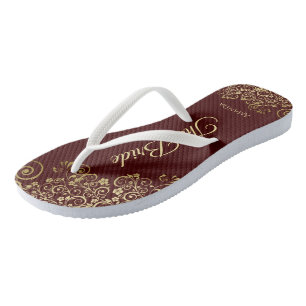 Chinelos Dourado lugar no Burgundy Brown Casamento da Noiva