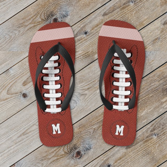 Chinelos esportivos monogramas de futebol american (Hup! Suitable for all football fans and dads (and moms) that love to bring their A game)