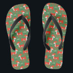 Chinelos Floresta de primavera Baby Deer Greenery<br><div class="desc">Numa floresta exuberante,  pequenos cervejinhos encantados olham ao redor do seu entorno.</div>